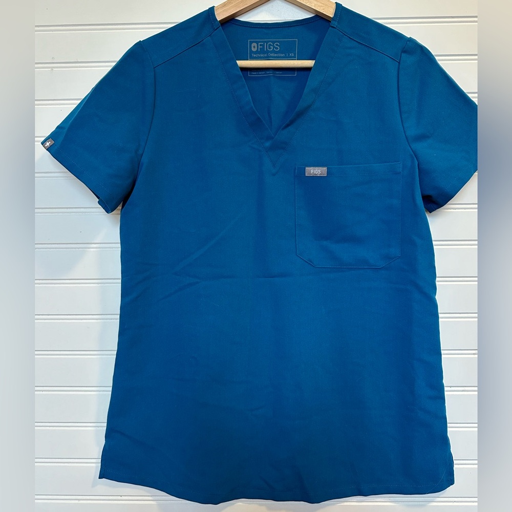 Figs Caterina One Pocket Scrub Top XS Color Alps Blue
